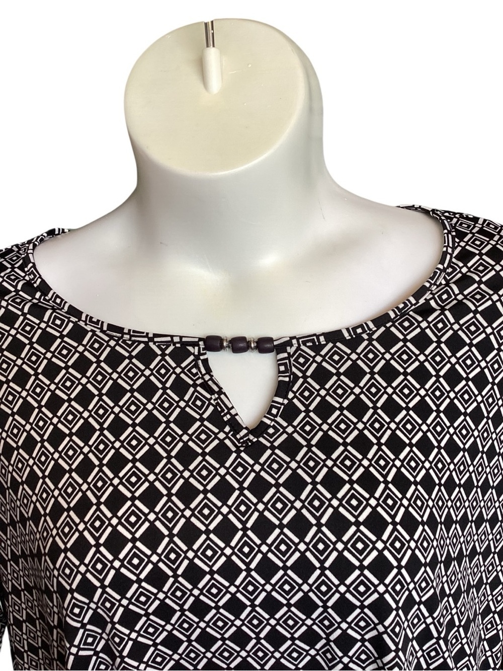 Kim Rogers Black & White Geometric Tie-Front Top - Picture 6 of 9